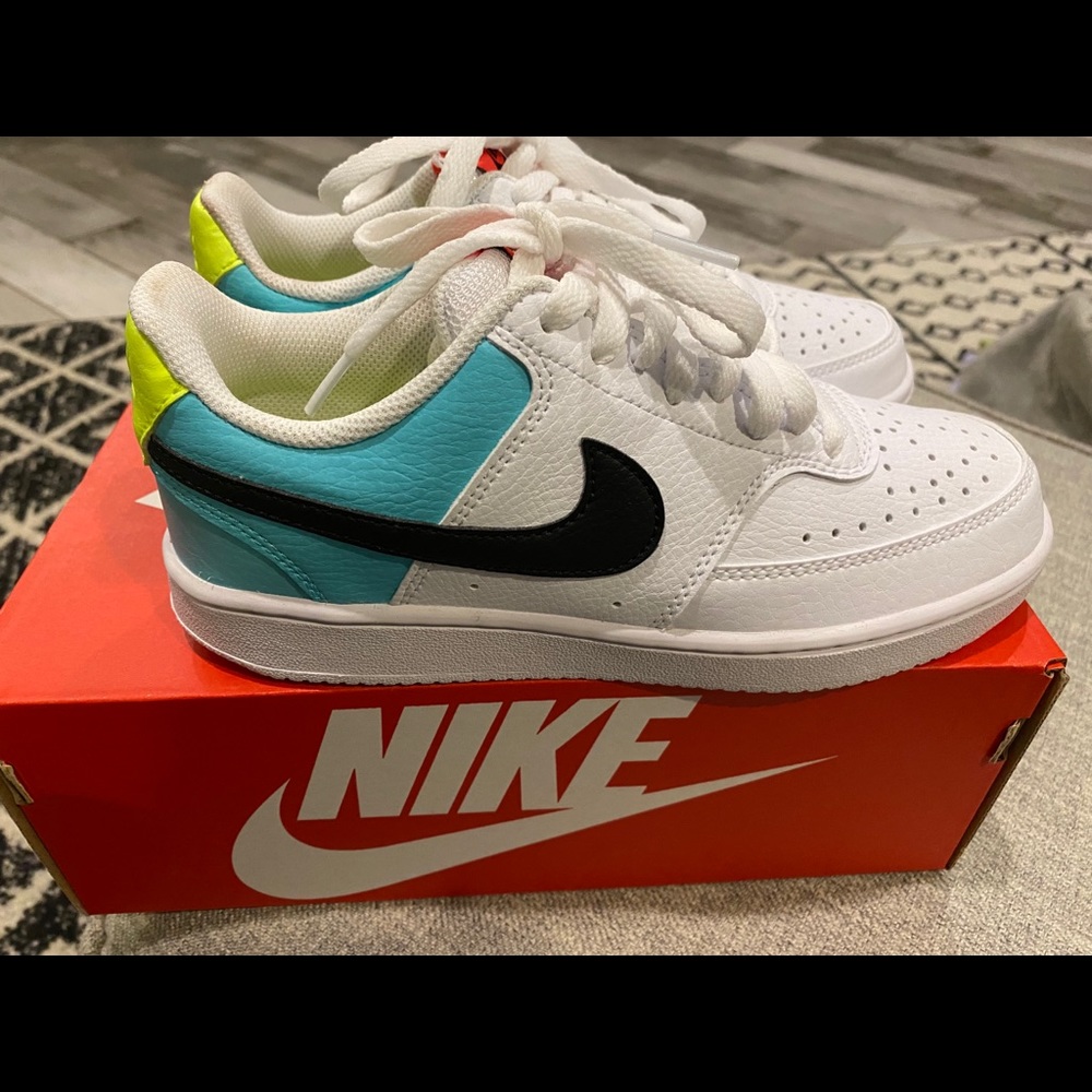 BRAND NEW! NEVER WORN! Women’s Nike Court Vision